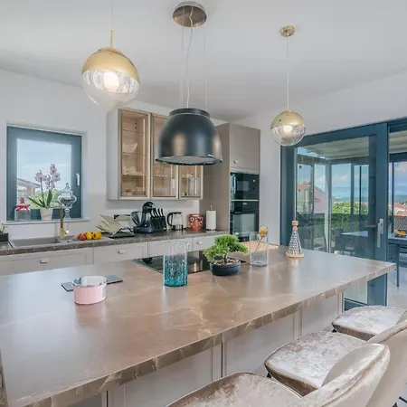 Tea Deluxe With Private Pool