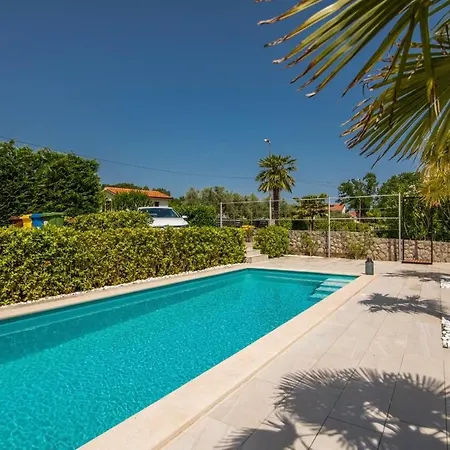 Tea Deluxe With Private Pool