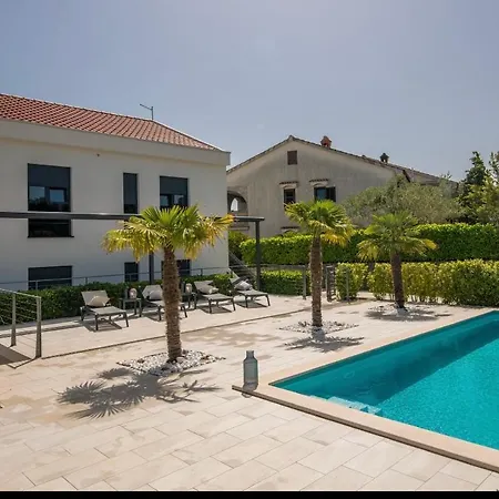 Apartman Tea Deluxe With Private Pool *