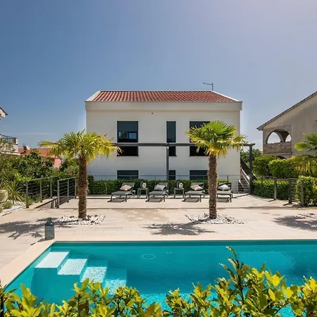 Διαμέρισμα Tea Deluxe With Private Pool *