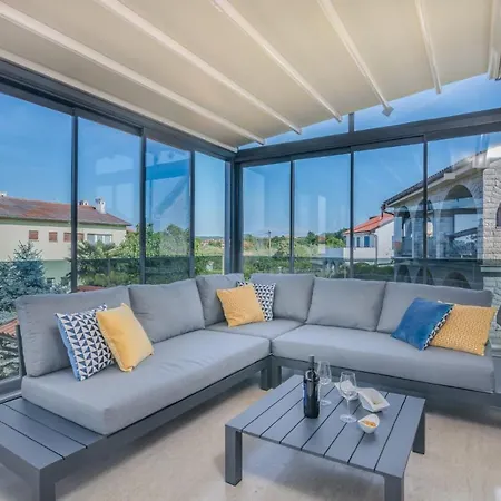 Tea Deluxe With Private Pool Διαμέρισμα