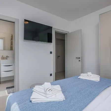 Apartman Tea Deluxe With Private Pool