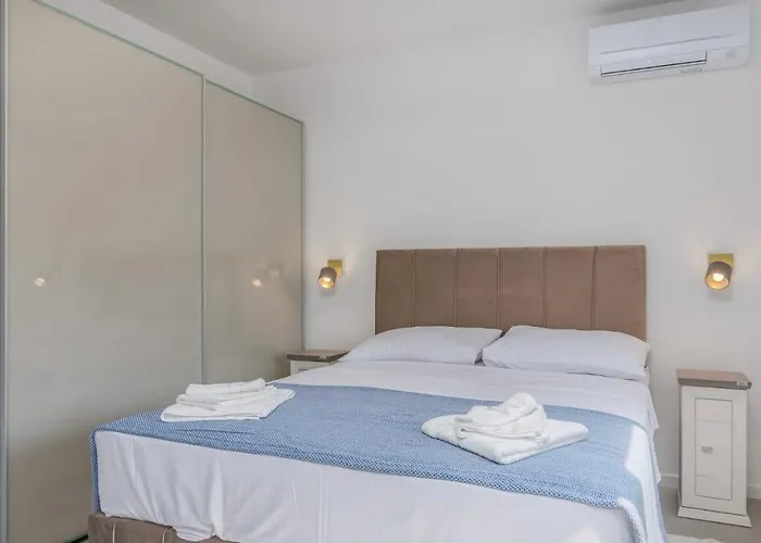 Apartman Tea Deluxe With Private Pool Malinska