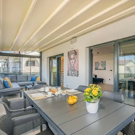 Tea Deluxe With Private Pool Malinska