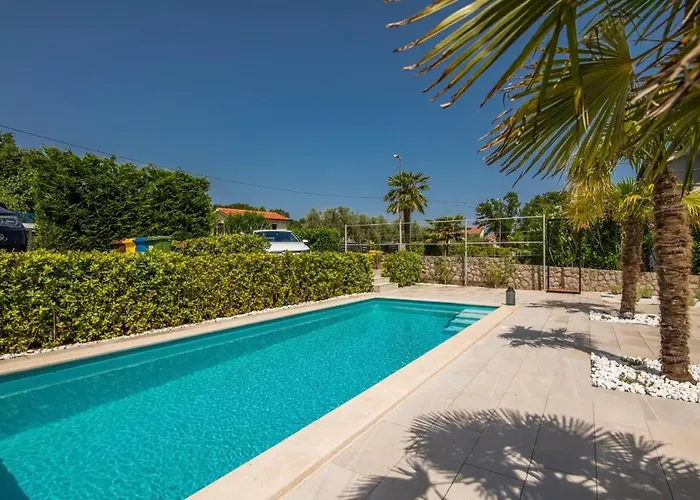 Tea Deluxe With Private Pool