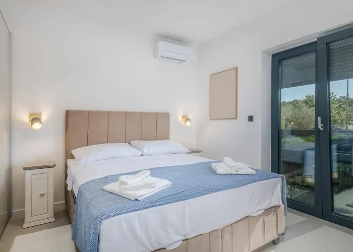 Tea Deluxe With Private Pool Διαμέρισμα Malinska